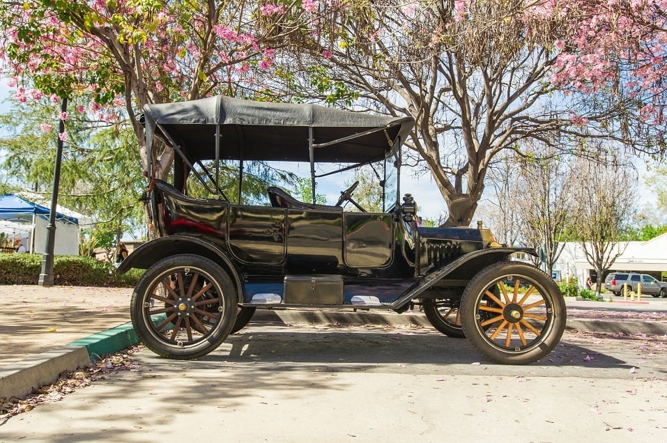 10 of the Oldest Cars in the World