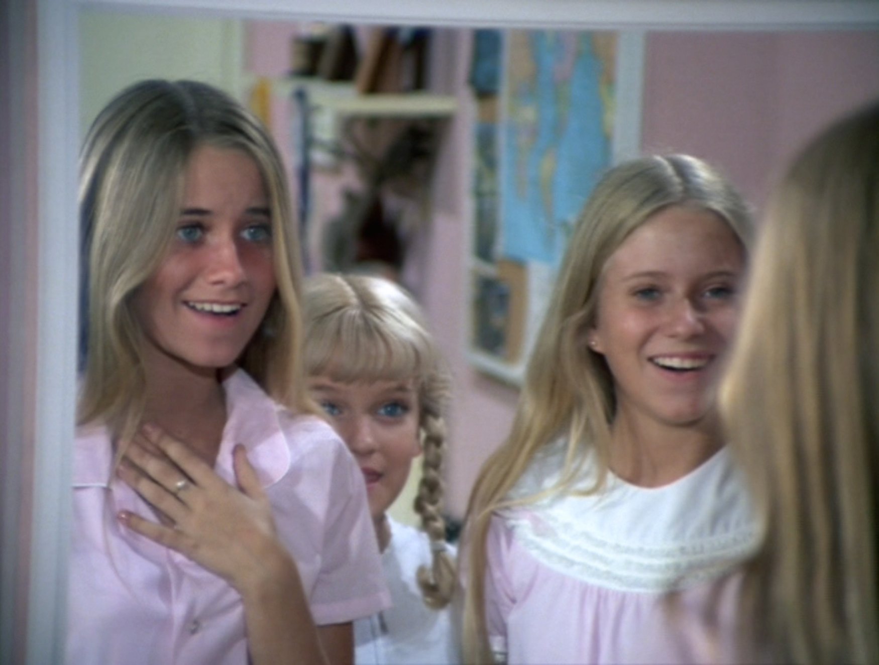 The Brady Bunch Susan Olsen Was Stuck In The Middle When These Stars Fought