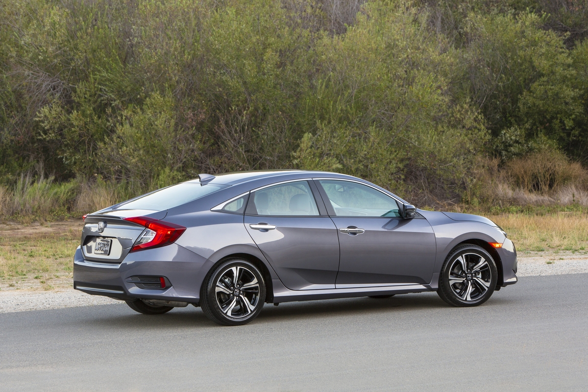 First Drive: The 10th Generation Honda Civic Gets It Right