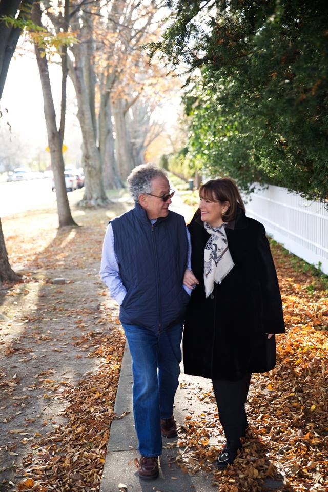 Ina GartenとJeffrey walking