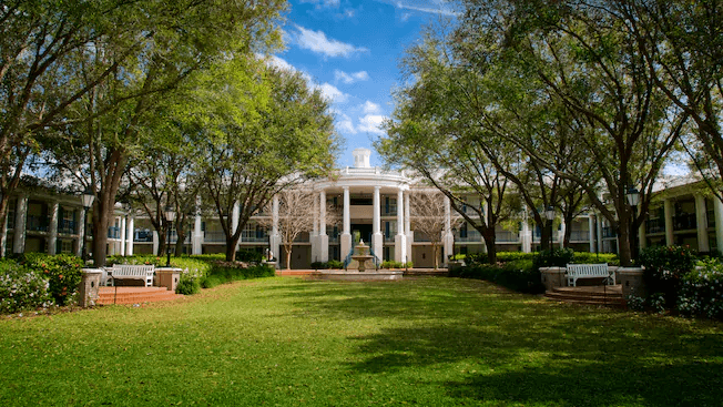 Disney Port Orleans Hotel green space