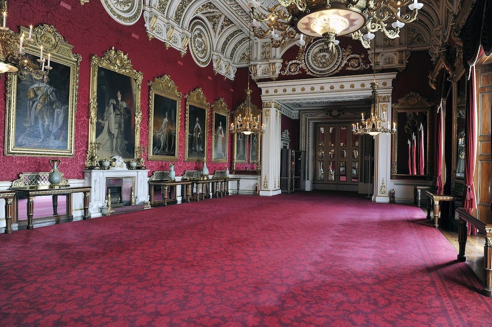 Everything You Ll See On A Buckingham Palace Tour