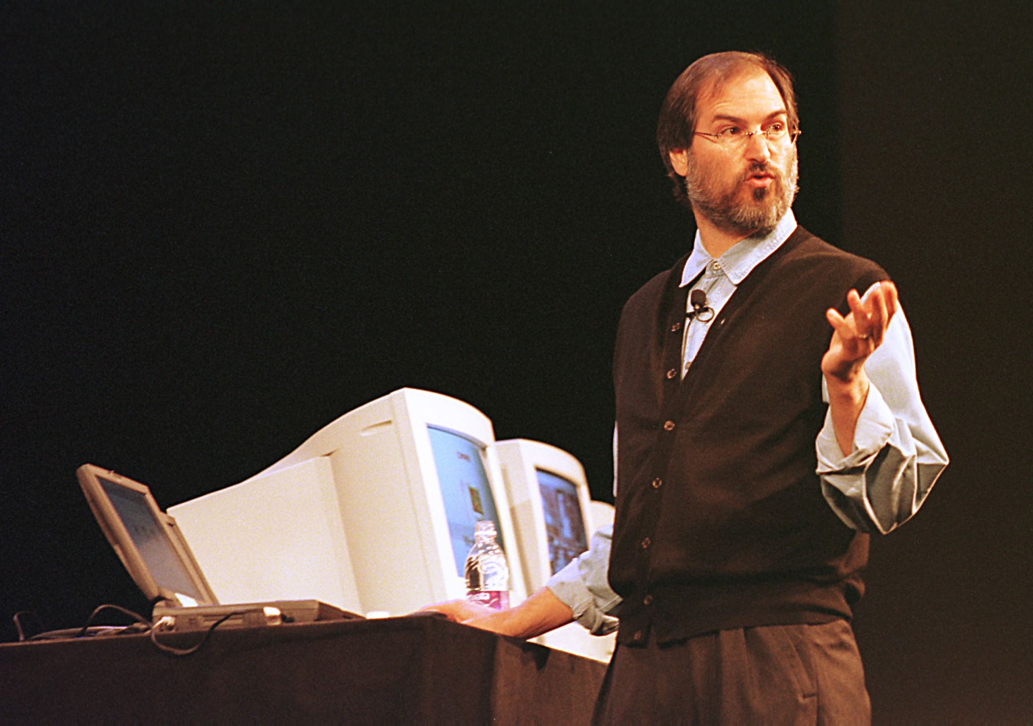 These Iconic Photos of Steve Jobs Show His Powerful Influence on the