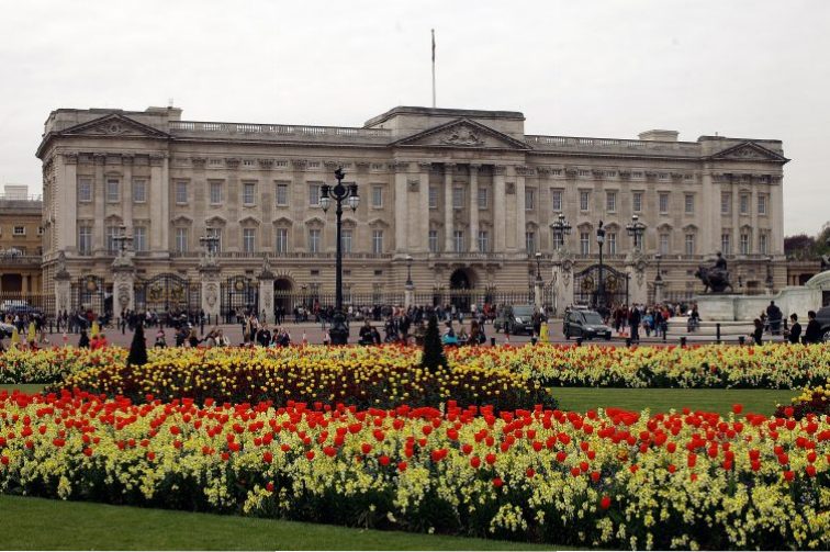 How Many Rooms Does Buckingham Palace Have