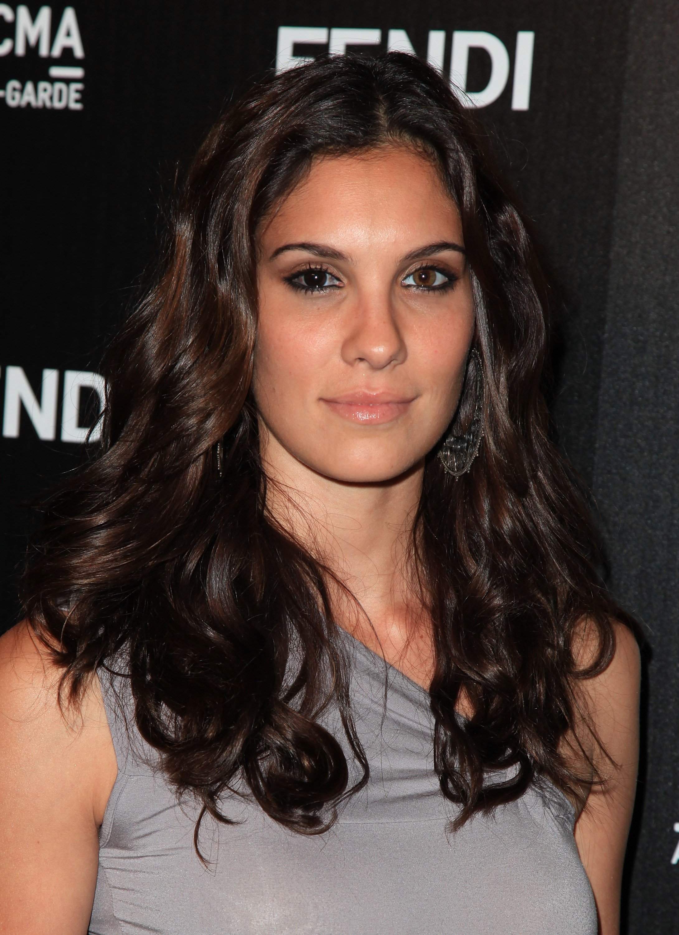 Daniela Ruah Fakes