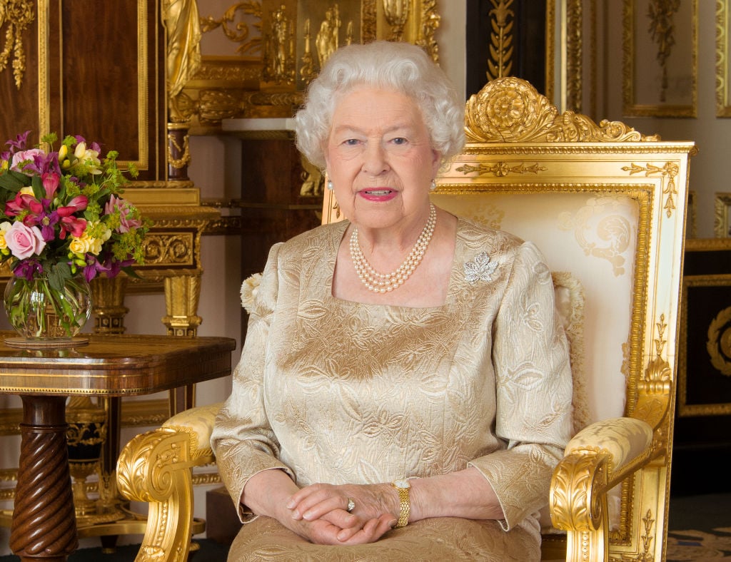 Does Queen Elizabeth II Wear a Wig