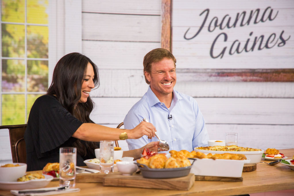 Joanna Gaines’ Magnolia Blog Gives Design Ideas for a Beautiful Tablescape