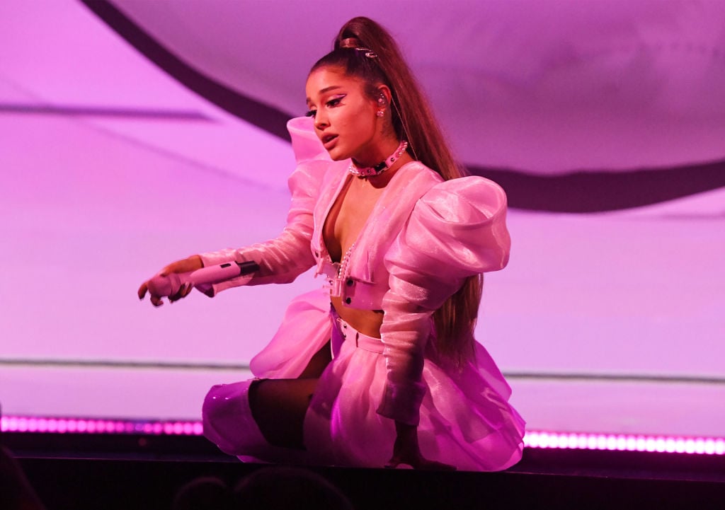 Ariana Grande Fans Are Worried After She Shares She's 'Very Sick' and