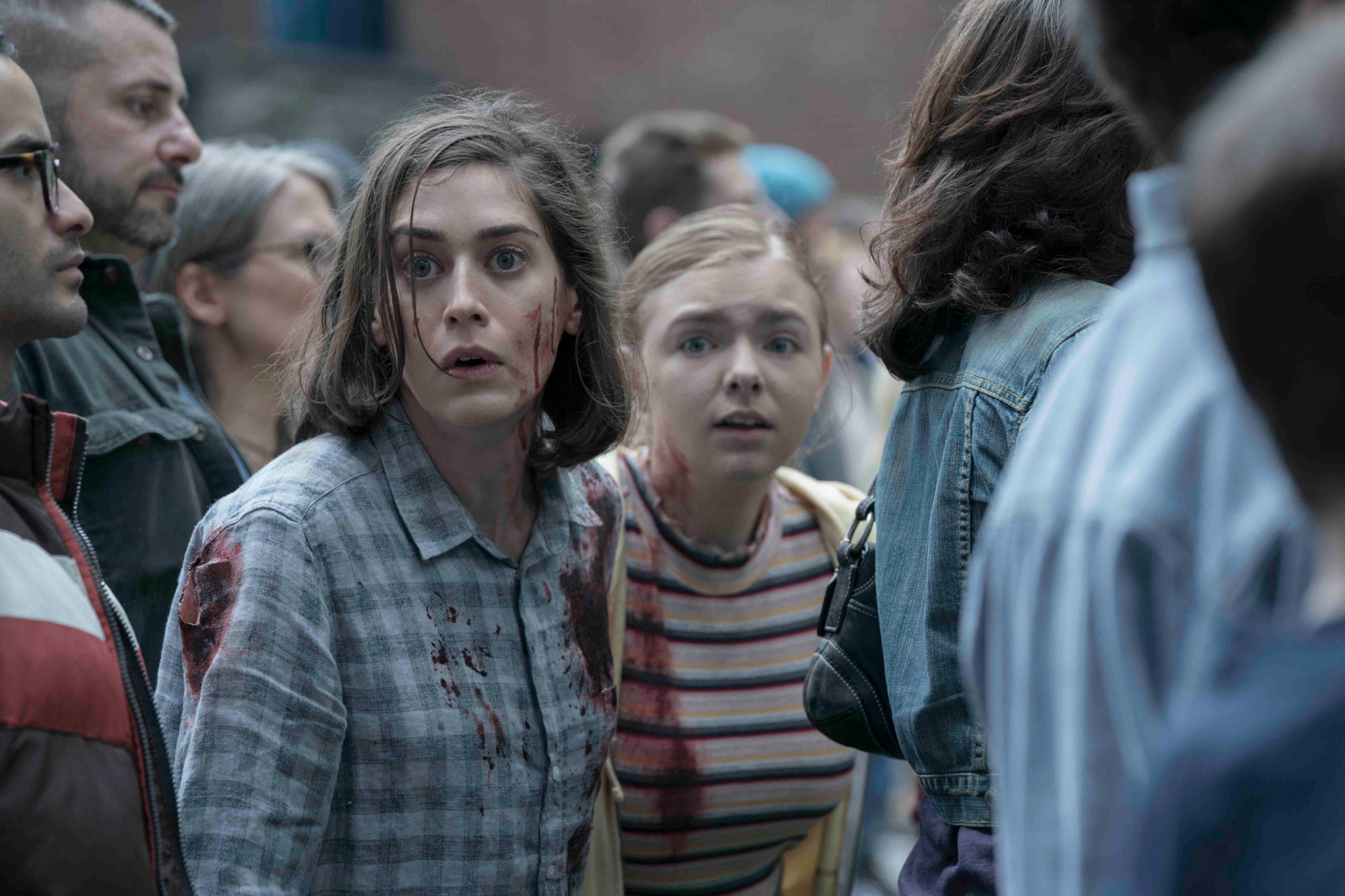 Kathy Bates Reacts To Lizzy Caplan S Castle Rock Portrayal Of Her Misery Character