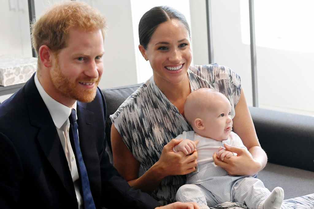 Meghan Christmas 2022 Prince Harry And Meghan Markle's Christmas Card Breaks Royal Tradition And  Archie Steals The Show