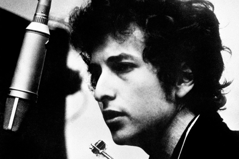 The Classic Line Jimi Hendrix Had About Bob Dylan's Voice