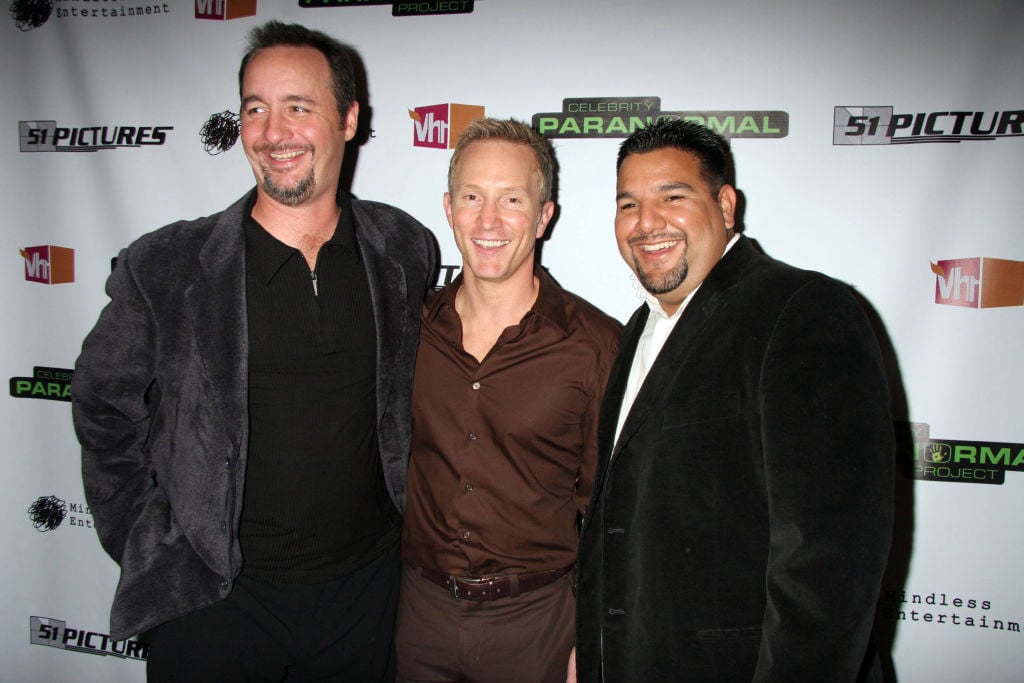  Mark Cronin, Productores Ejecutivos, Jeff Olde, Vicepresidente Senior de VH1, y Chris Abrego, Productor Ejecutivo