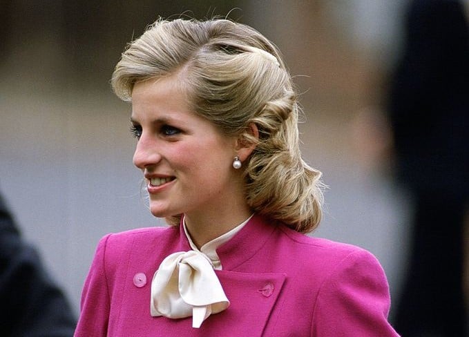 This Is The Modern Way To Copy Princess Dianas Iconic Hairstyle  Grazia
