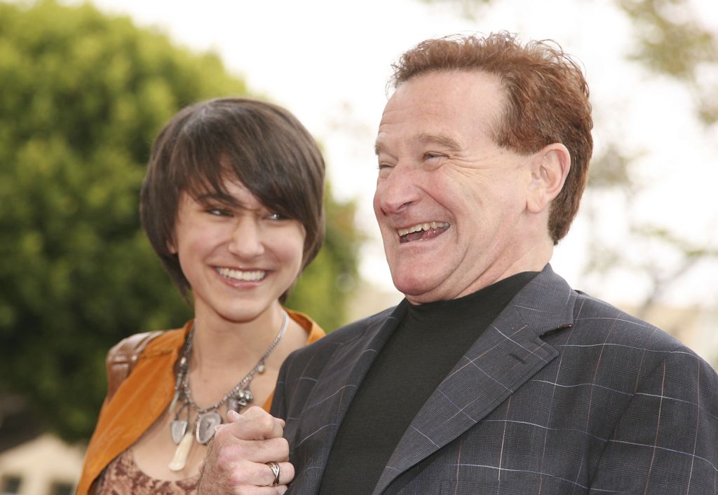 Robin Williams Daughter Zelda Shares Some Personal Photos With Her Dad Amid Coronavirus Cleaning