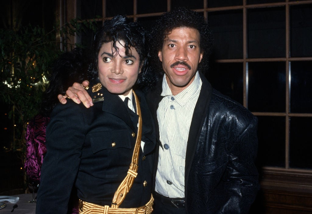 Lionel Richie Was Terrorized at Michael Jackson's Home By His Animals ...