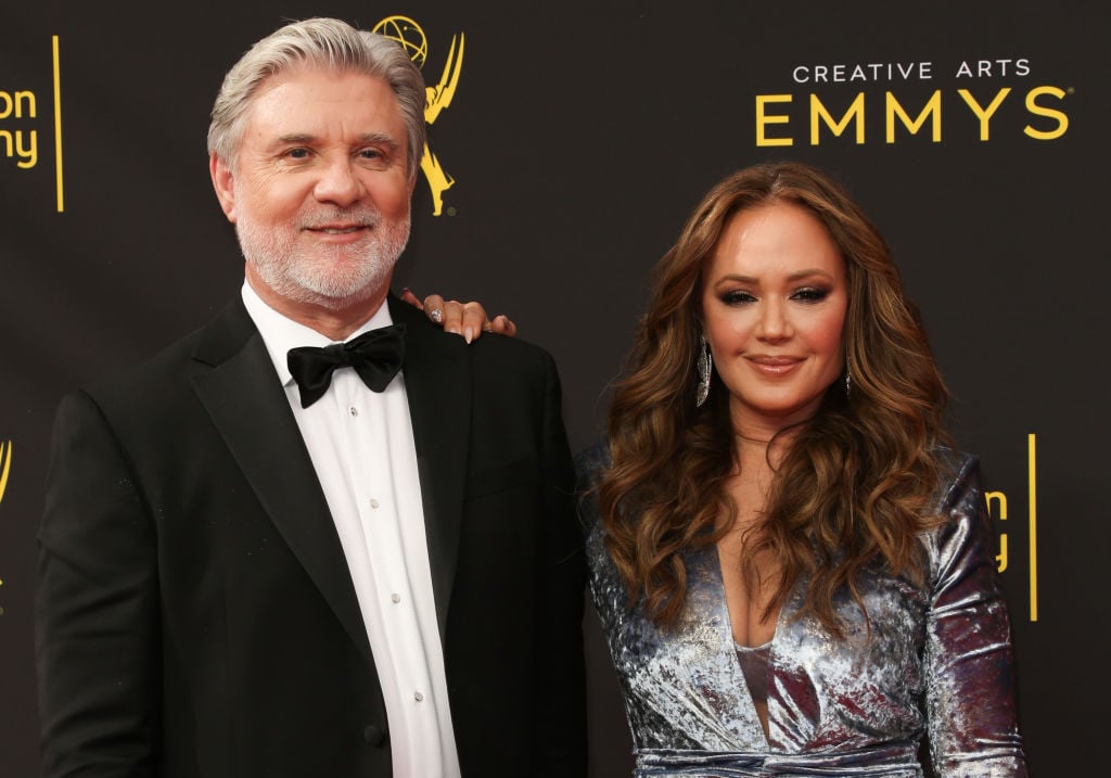 Mike Rinder (L) and Leah Remini (R)