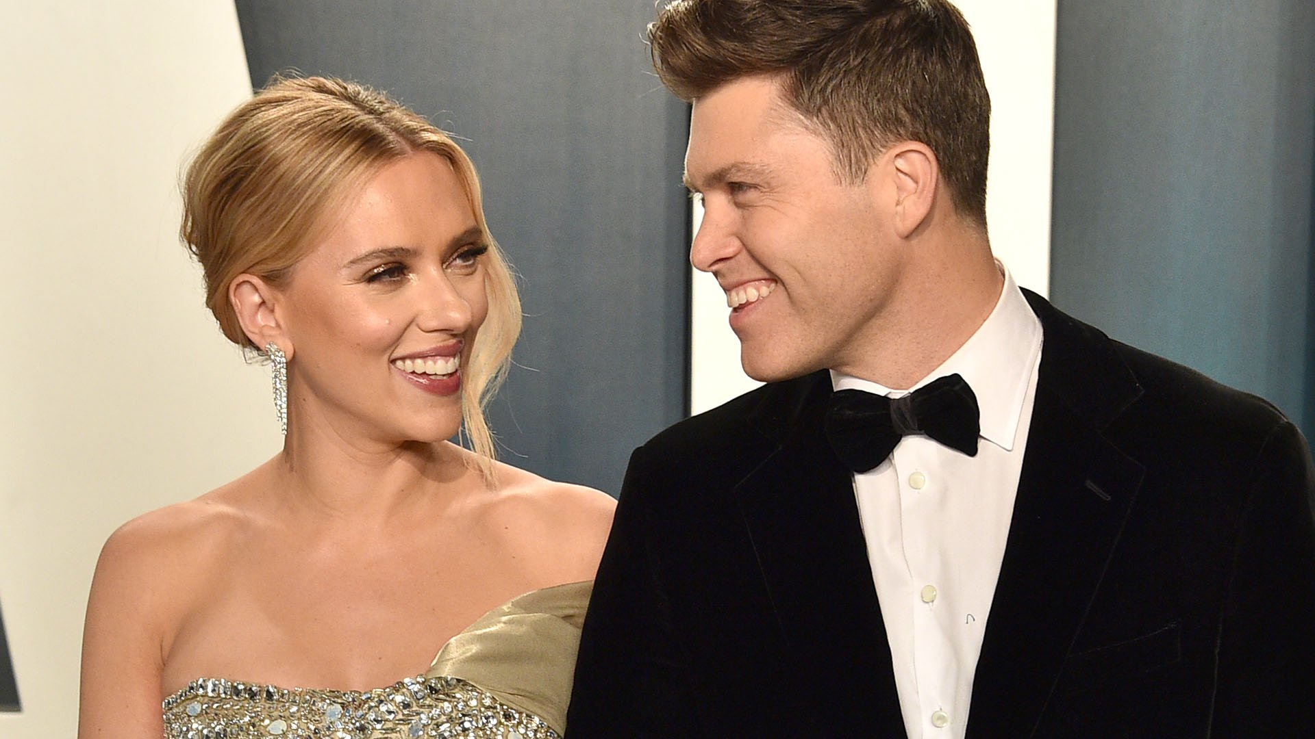 When Will Scarlett Johansson And Colin Jost Get Married The Couple Rethinks Wedding Plans [ 1080 x 1920 Pixel ]