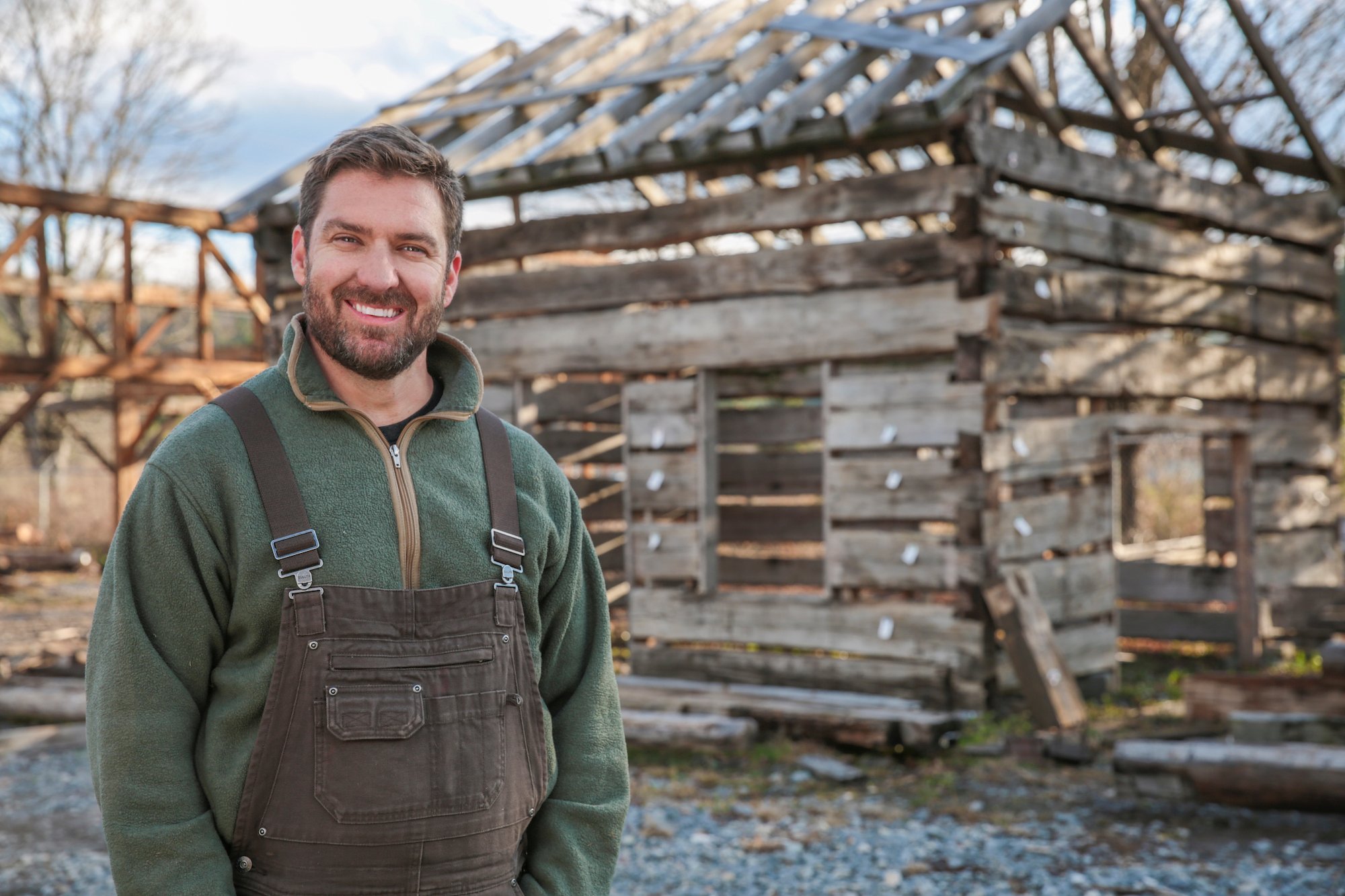 Barnwood Builders': Who is Mark Bowe's Wife?