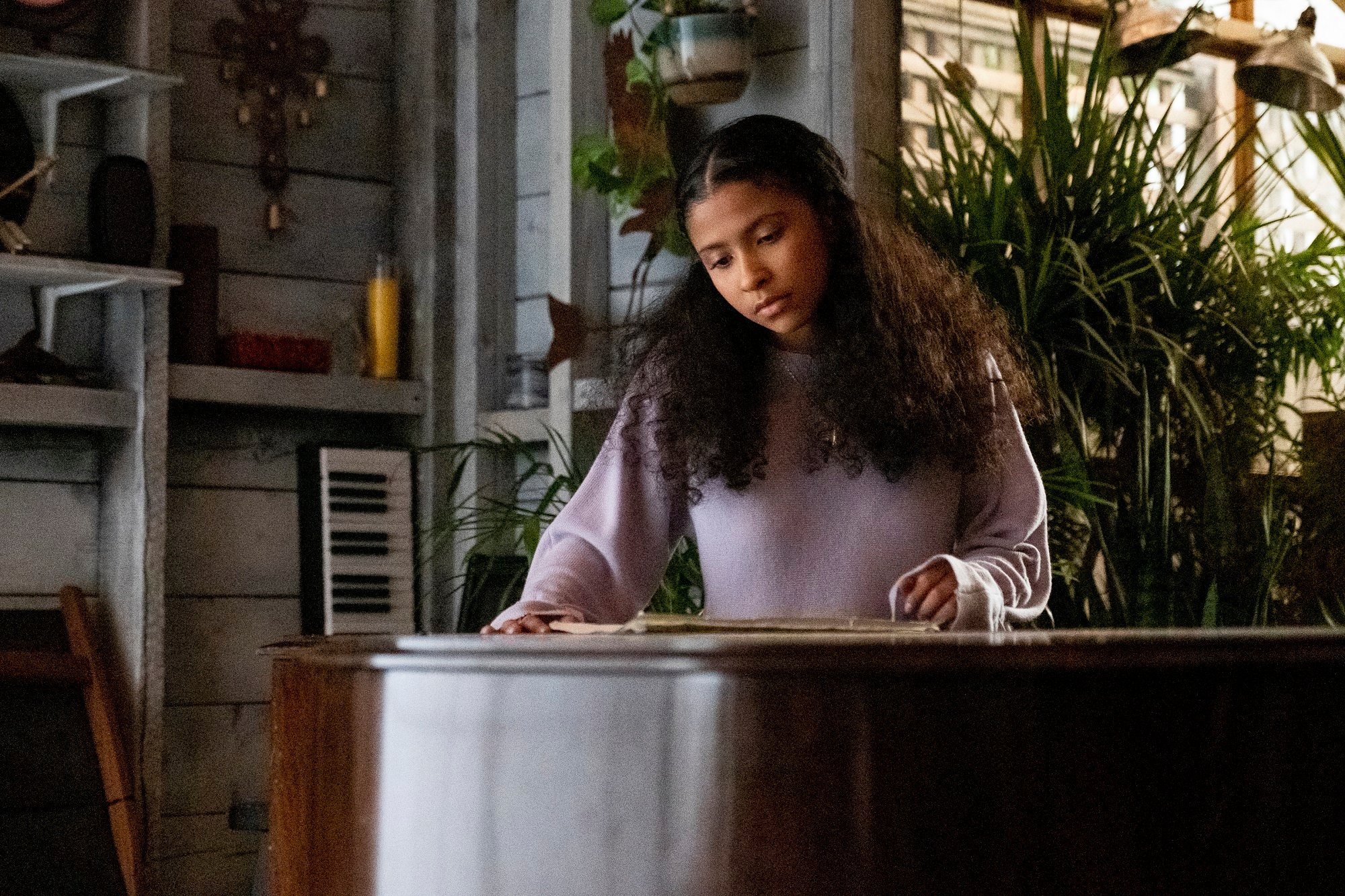 Julie And The Phantoms Producer Kenny Ortega Reveals Why Star Madison Reyes Was The Girl To Beat