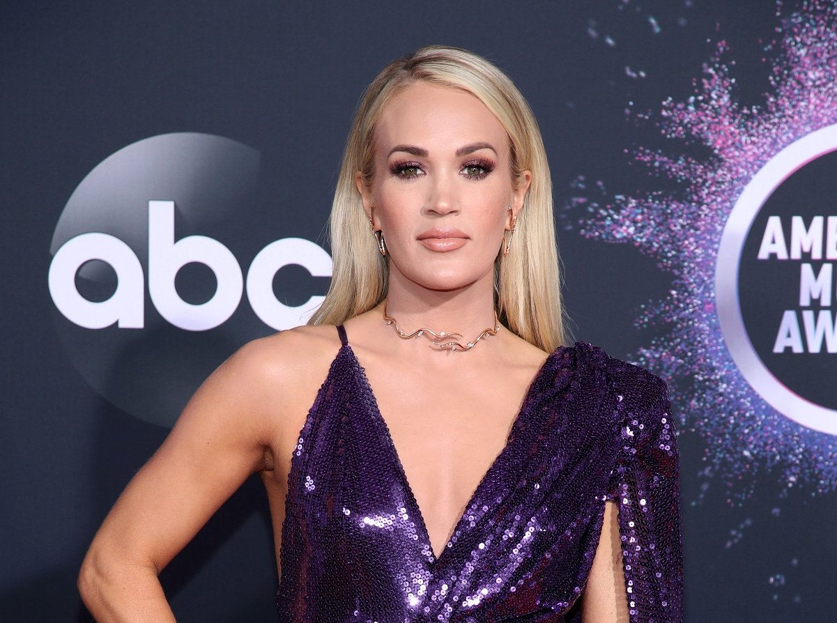 Carrie Underwood Reveals That This Country Music Legend Slapped Her Butt  When They First Met