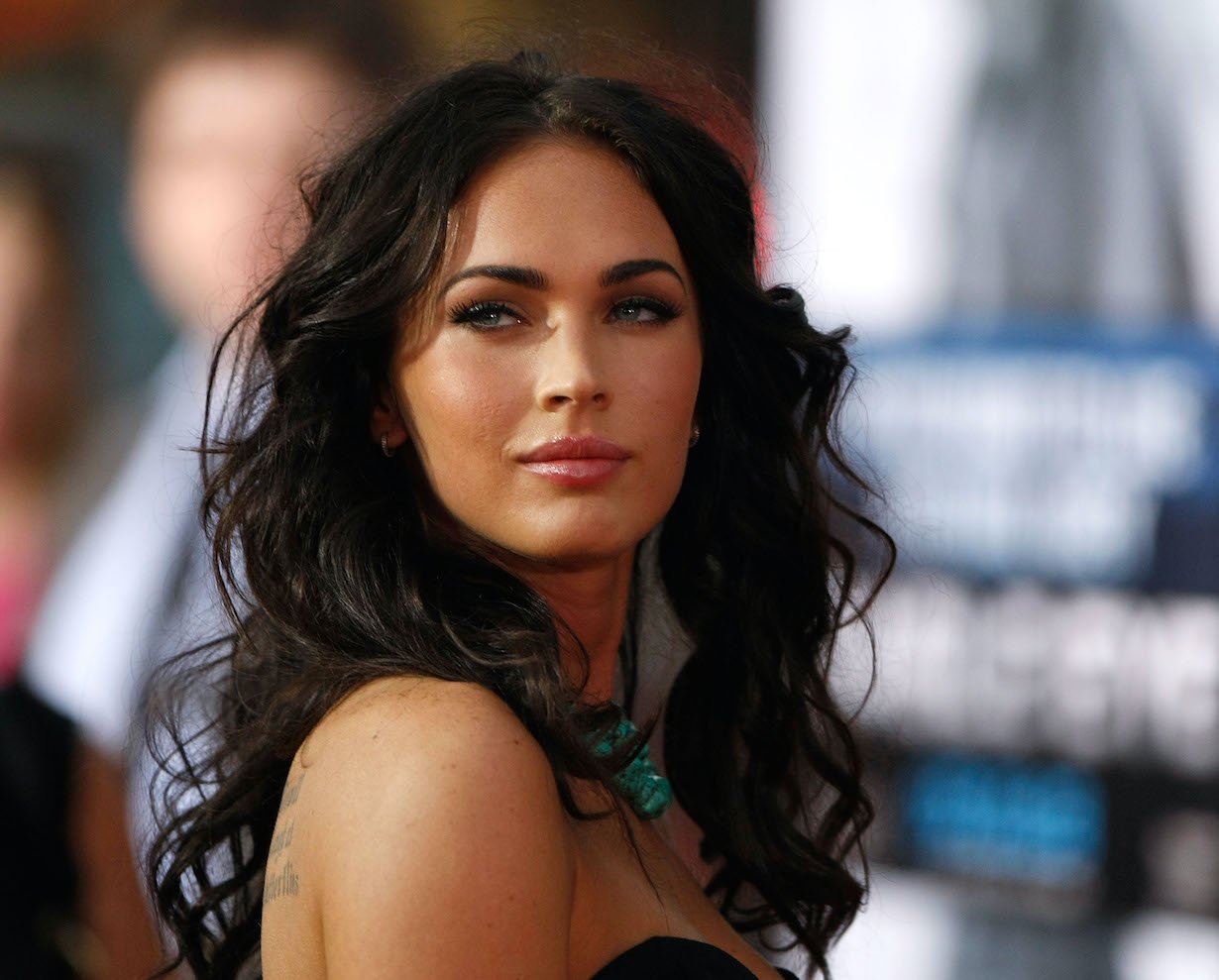 1230px x 989px - Crew Members of 'Transformers' Once Wrote a Sexist Letter About Megan Fox,  Calling Her an 'Unfriendly B*tch'