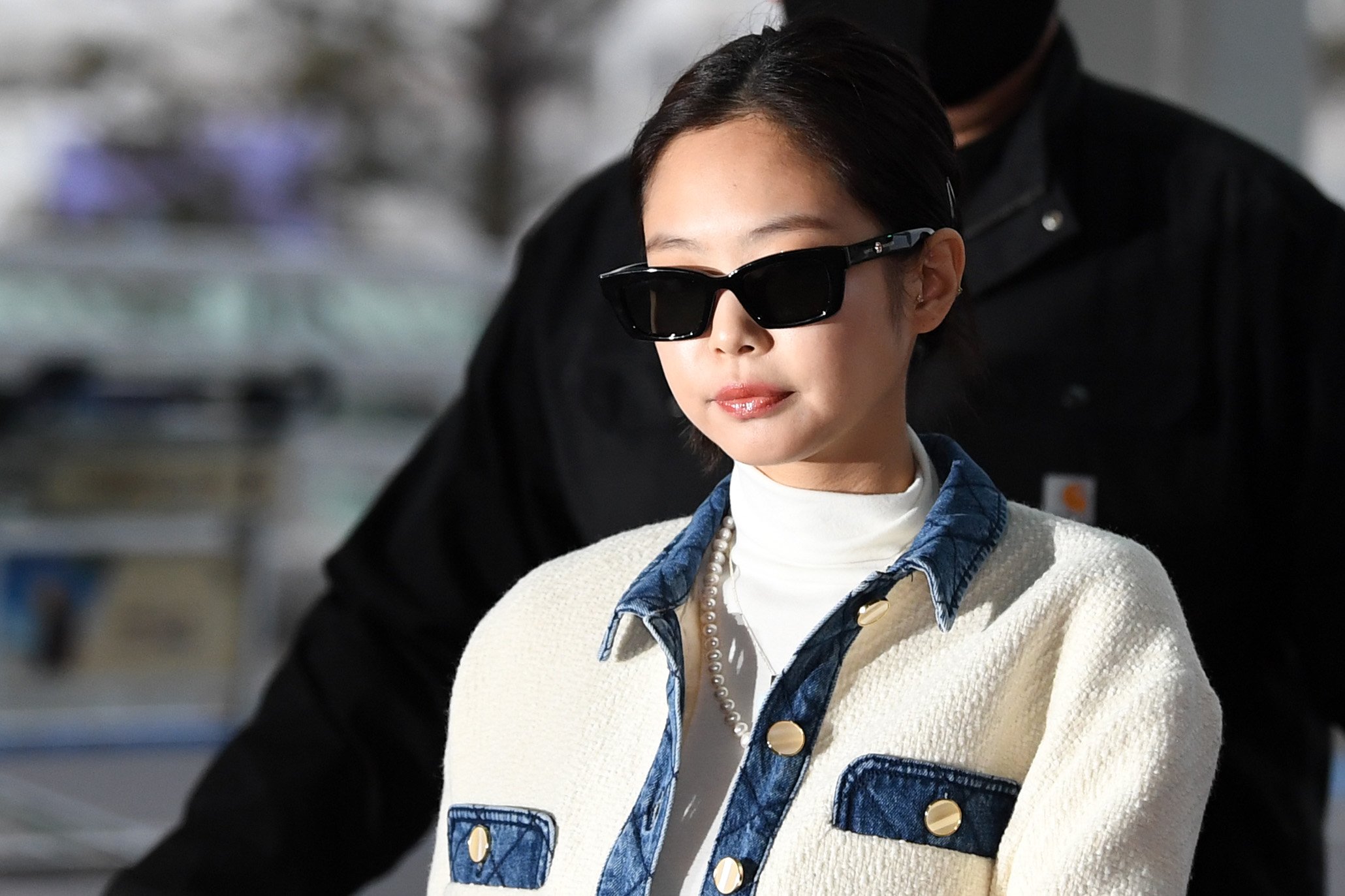 Blackpinks Jennie Kim Wore A Bandaid On Her Face To The Chanel Show In  Paris Fashion Week