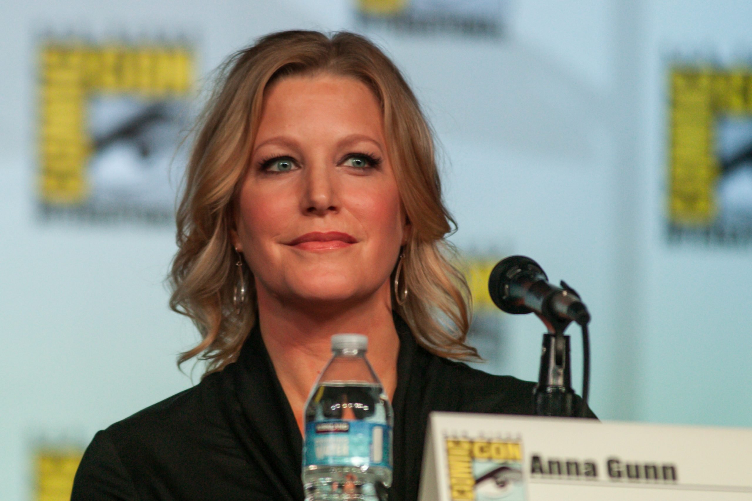 Breaking Bad Anna Gunn Reveals The Hardest Scene She Ever Filmed I Just Exploded 6518