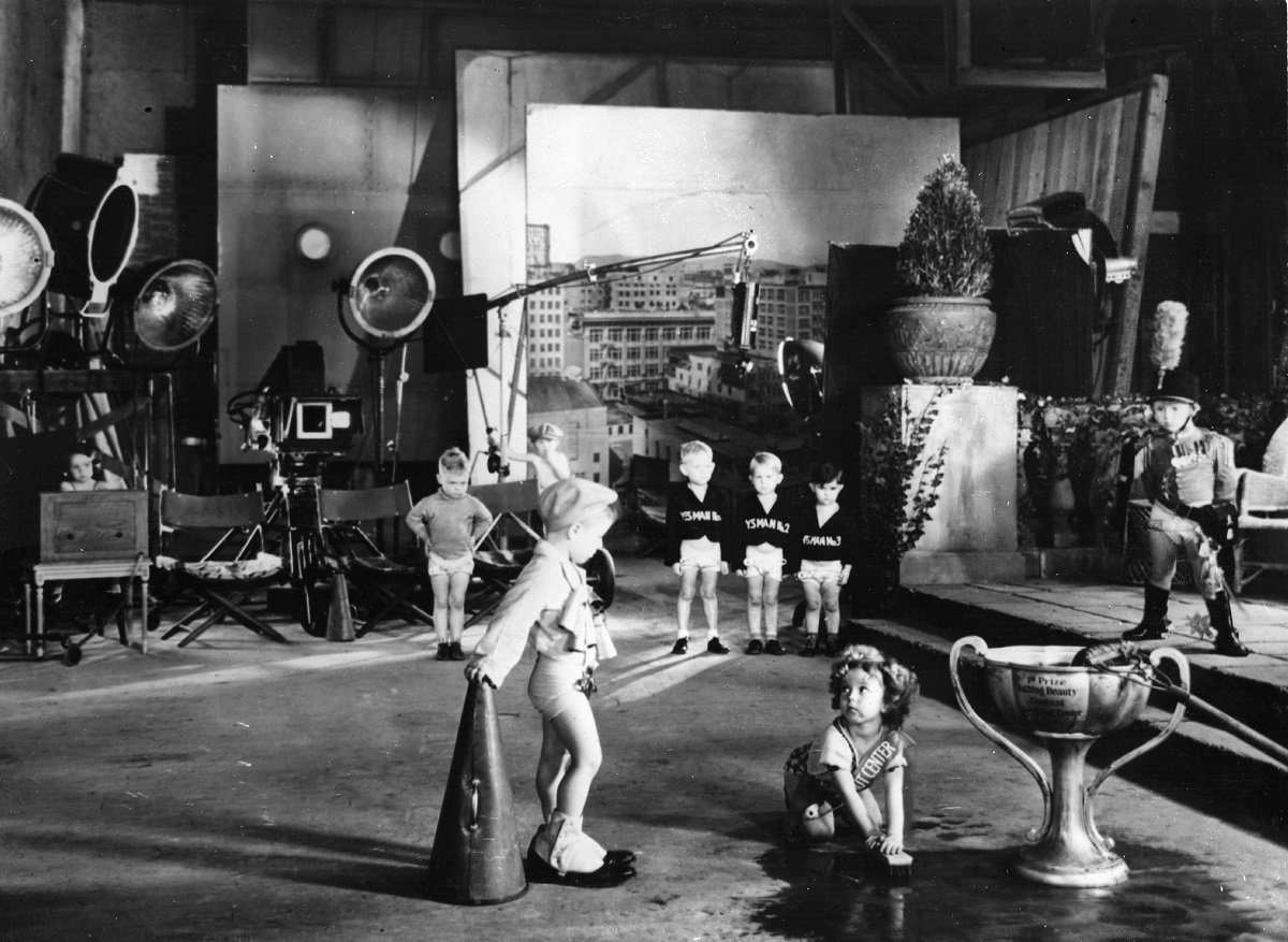 Shirley Temple on the set of 'Kid in Hollywood'