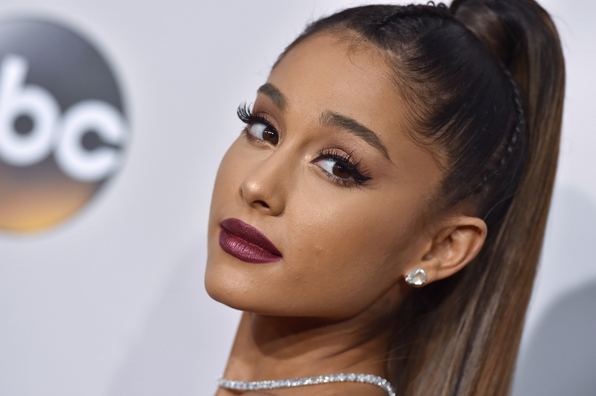 Ariana Grande's Engagement Ring Has A Touching Story Behind It - Capital