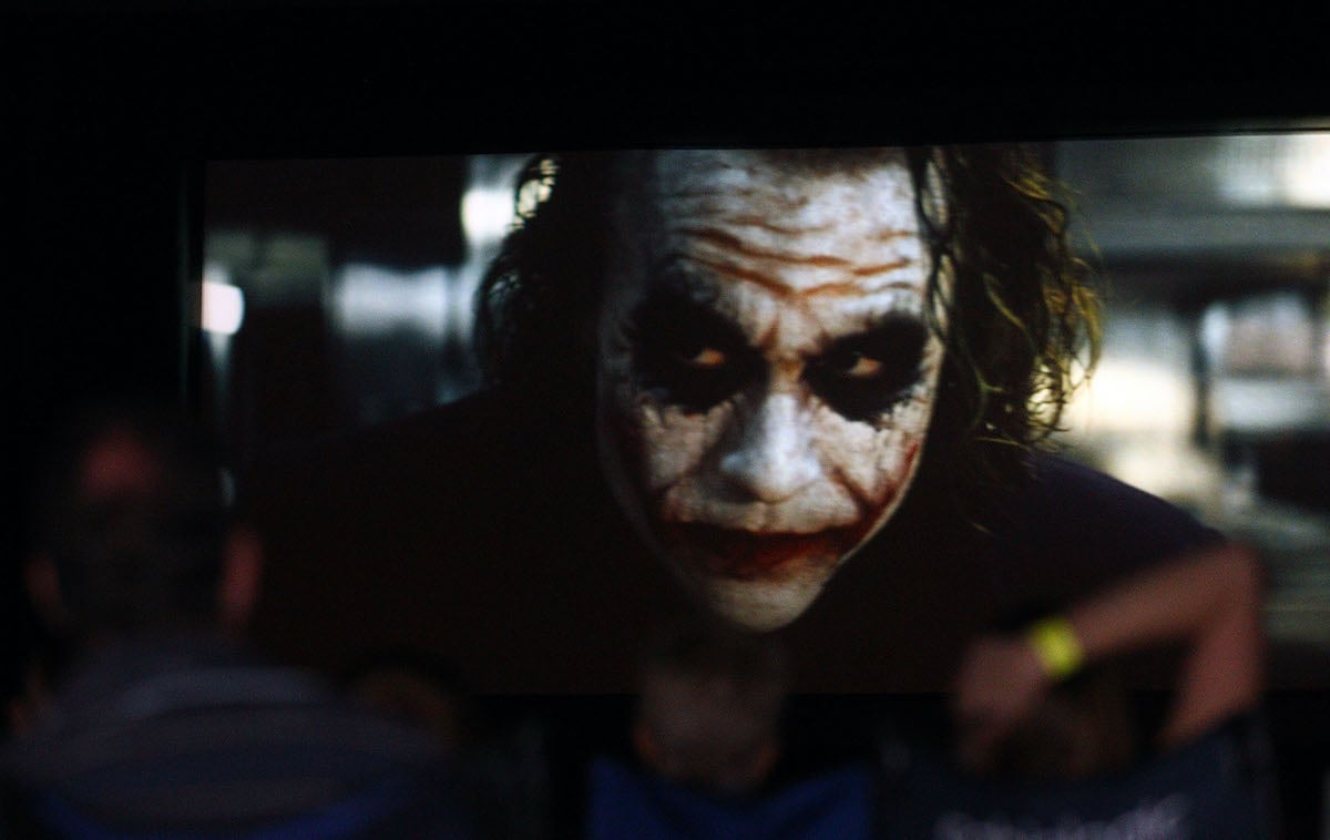 ‘the Dark Knight Heath Ledgers Joker Was So ‘stunning Michael Caine Forgot His Lines 