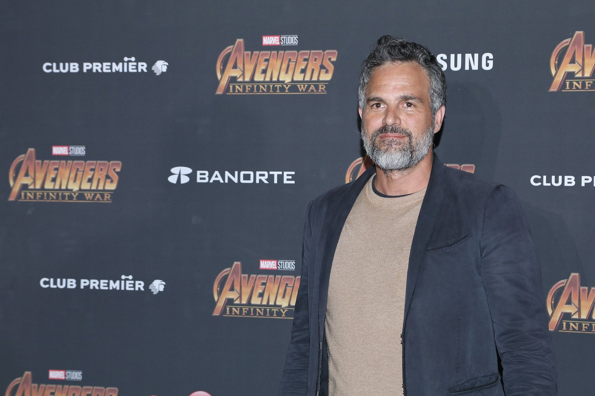 How Tall Is Hulk Actor Mark Ruffalo? 04/2023