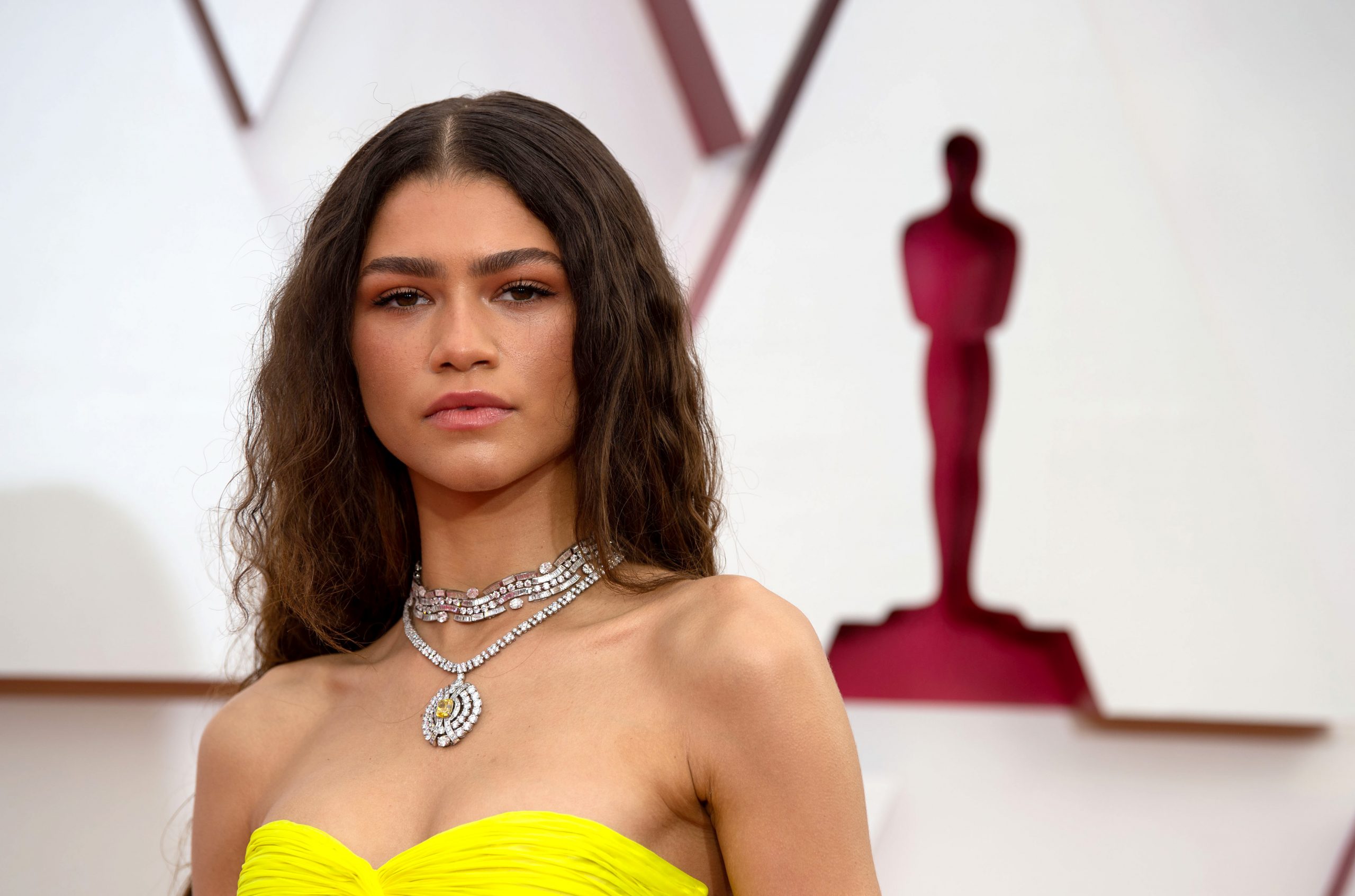 Zendaya Wore $6 Million Worth of Diamonds for the Oscars; What Is Her Net  Worth in 2021?