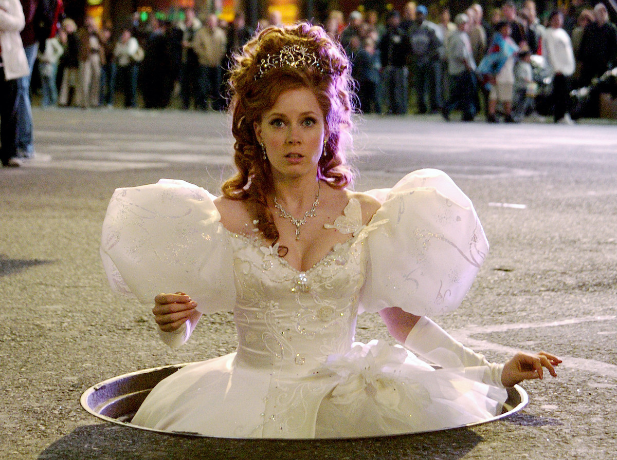 Amy Adams in a wedding gown coming out of a manhole in New York City as Giselle in Disney's 'Enchanted'