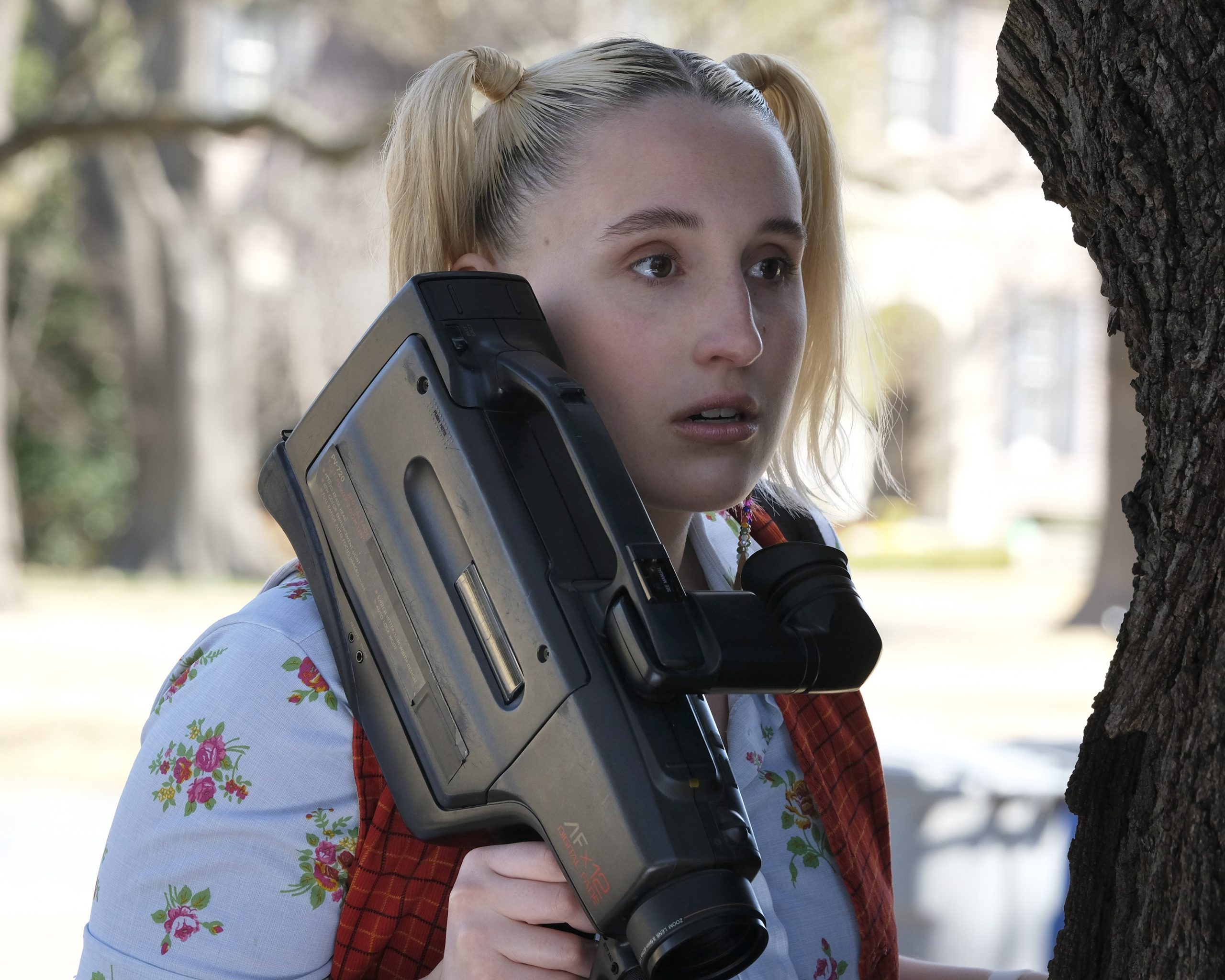 cruel summer season 2 cast kevin smith hopes to play mallory s dad