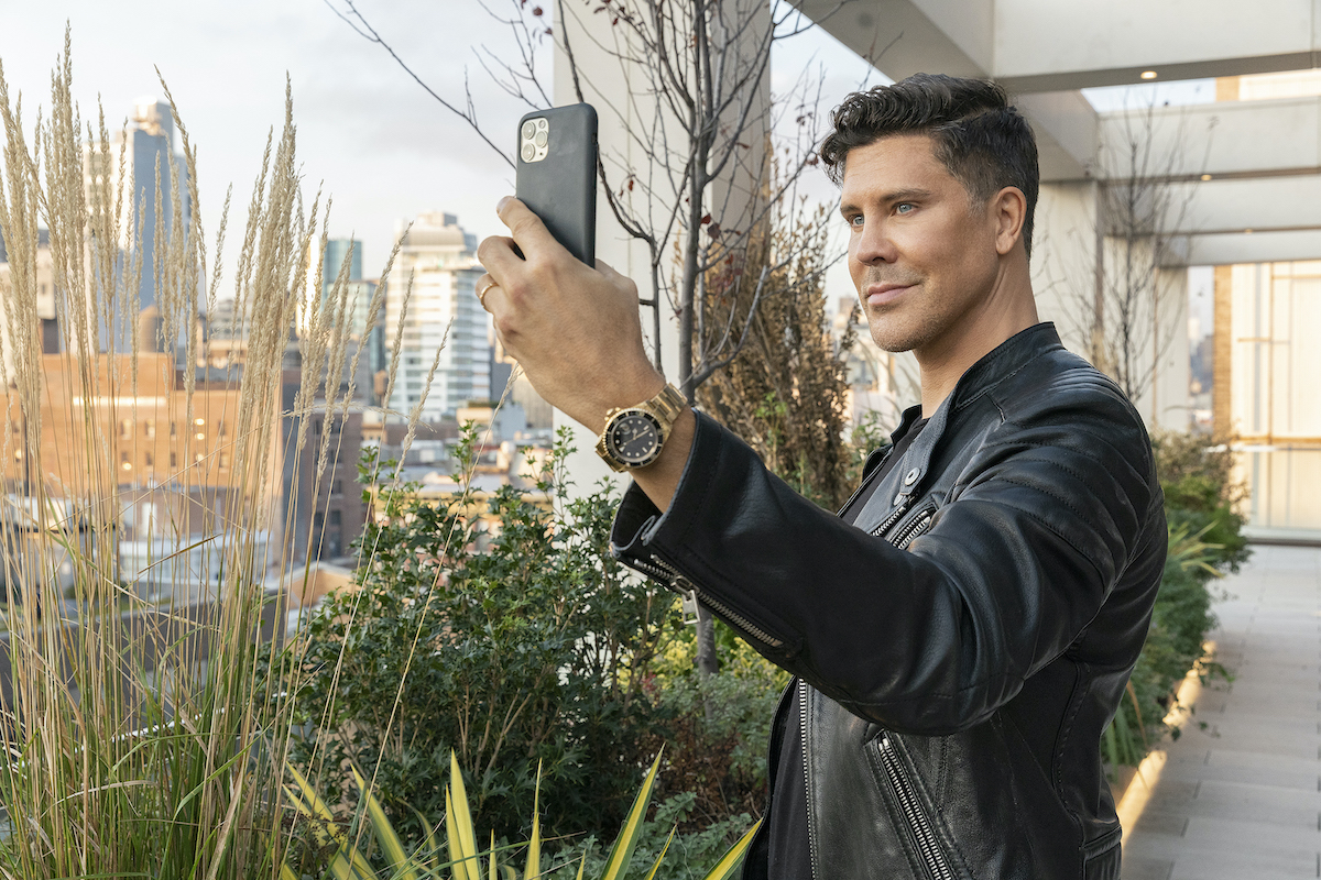 Million Dollar Listing New York's Fredrik Eklund takes a selfie at a new listing