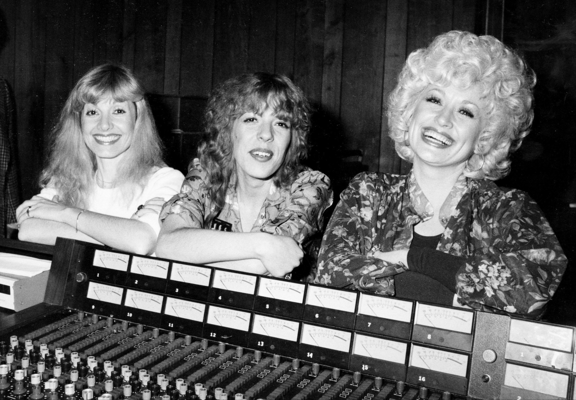 Dolly Partons Sister Stella Says The Iconic Singer Made Her Life ‘miserable Growing Up 4062