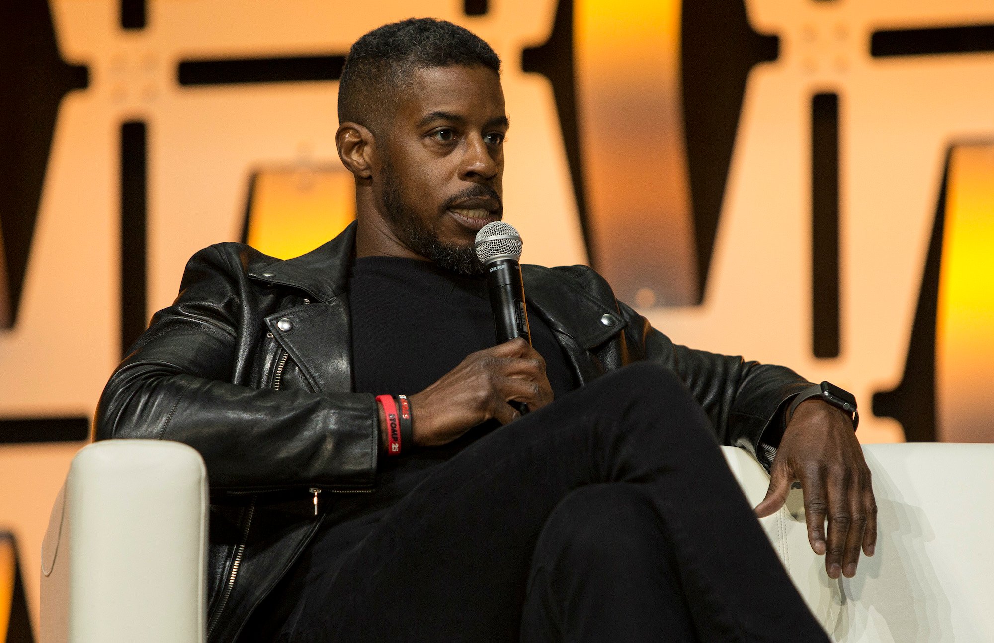 Star Wars Behind The Scenes Photo Of Ahmed Best Has Fans Begging For More Kelleran Beq