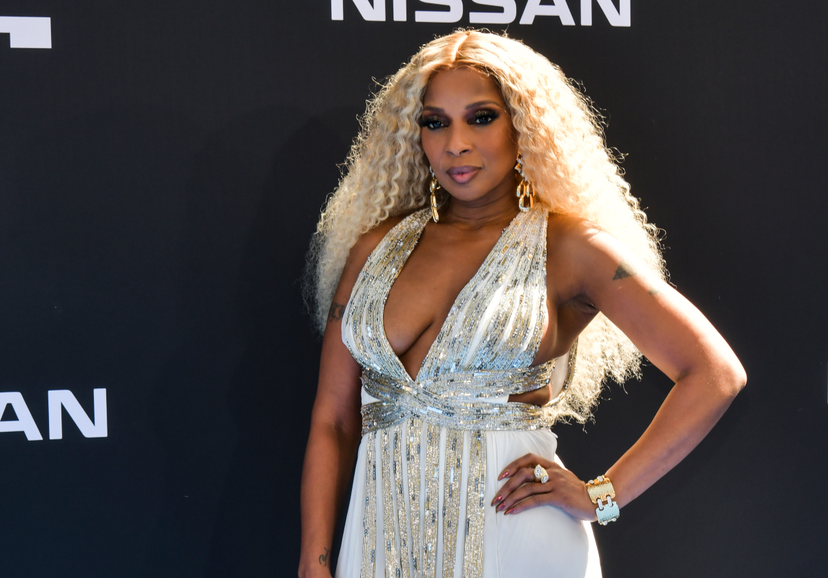 Why Does Mary J. Blige Always Wear Blonde Hair?