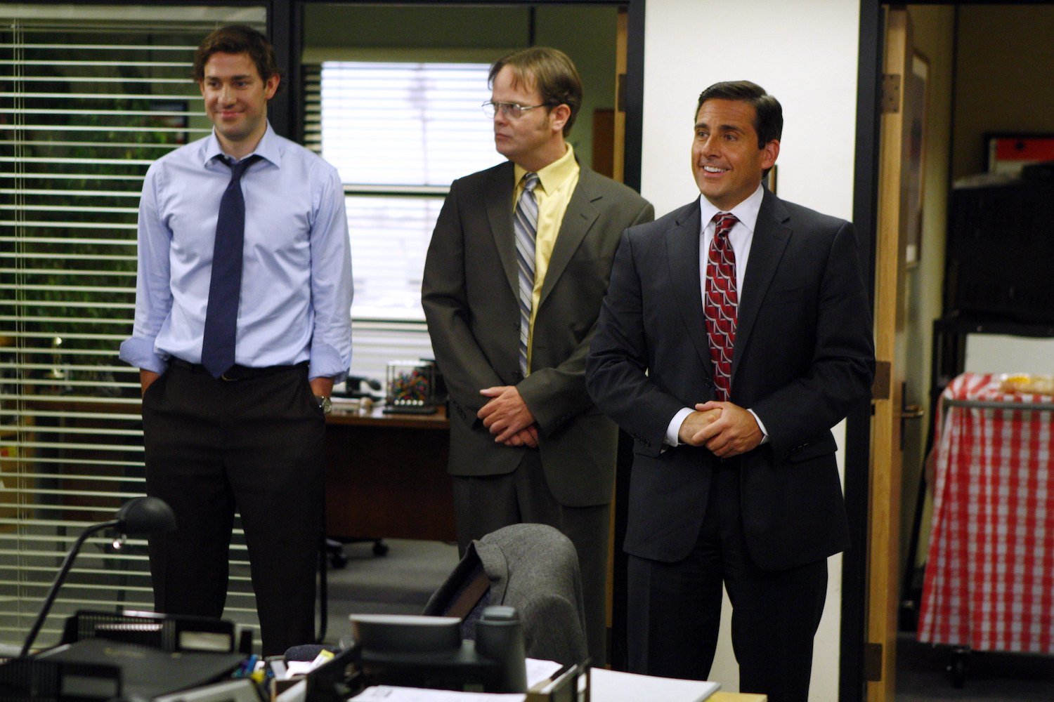 The Office John Krasinski Called This Scene With Steve Carell And Rainn Wilson 1 Of The Most