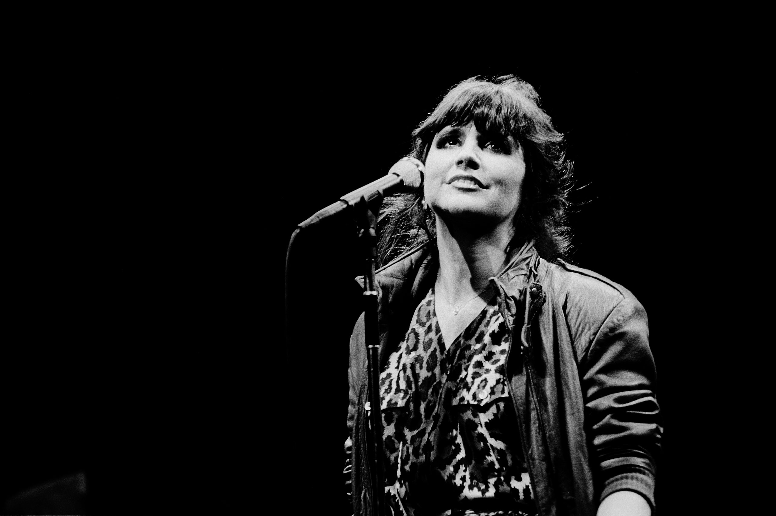 How Linda Ronstadt Changed the Lyrics of The Rolling Stones' 'Tumbling