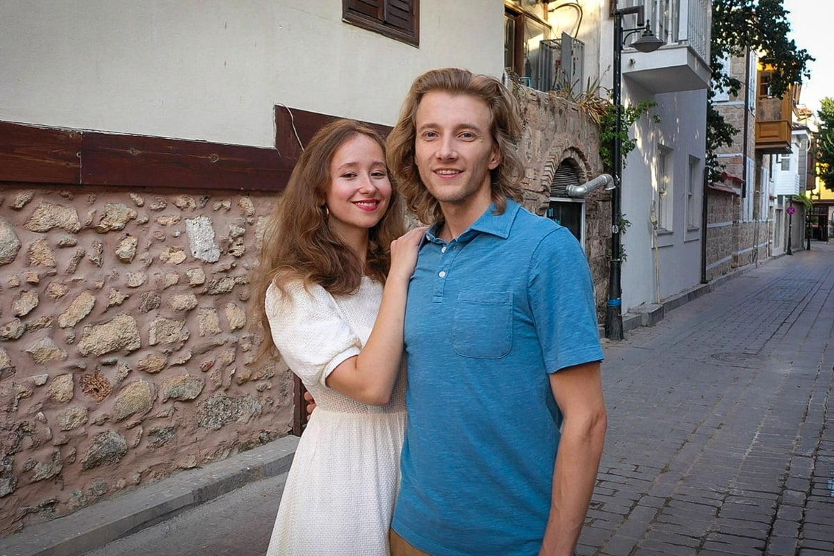 ‘90 Day Fiancé Steven Could Be Splitting With Alina After These Double Date Pictures With 