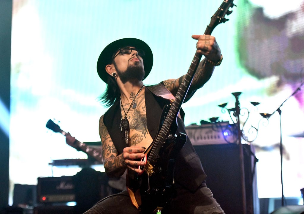 famed-guitarist-dave-navarro-once-appeared-on-america-s-most-wanted