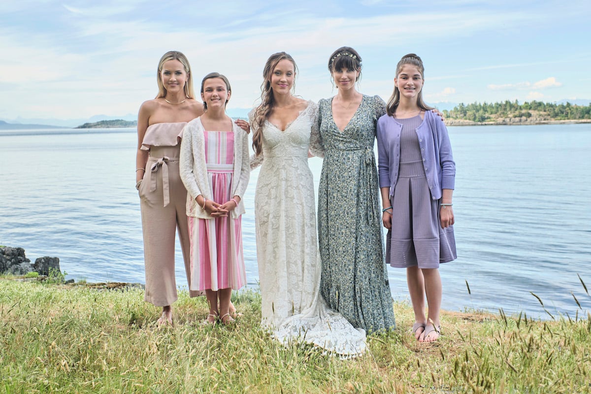 O'Brien sisters and their daughters pose with Jess on her wedding day on 'Chesapeake Shores'