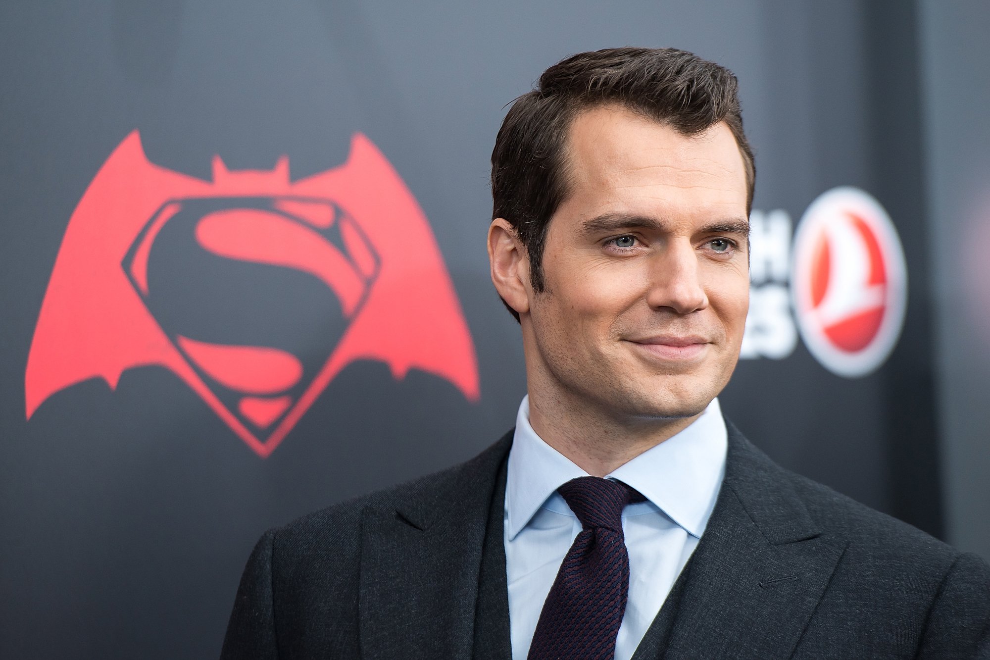 Henry Cavill stuns as Captain Britain in jaw-dropping new MCU image