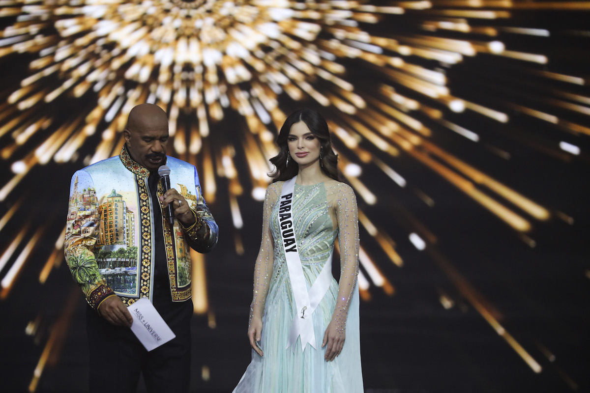 Miss Universe 2021 Steve Harvey Makes Another Huge Gaffe Before Miss India Crowned Winner