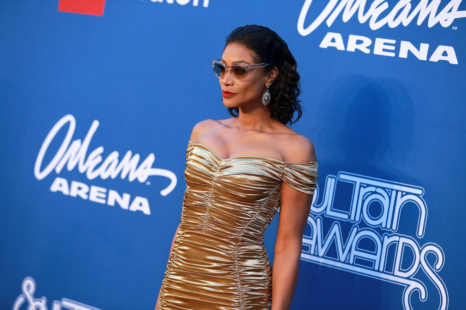 Tami Roman from The Real World Homecoming: Los Angeles stopped for photos at the 2018 Soul Train Awards  