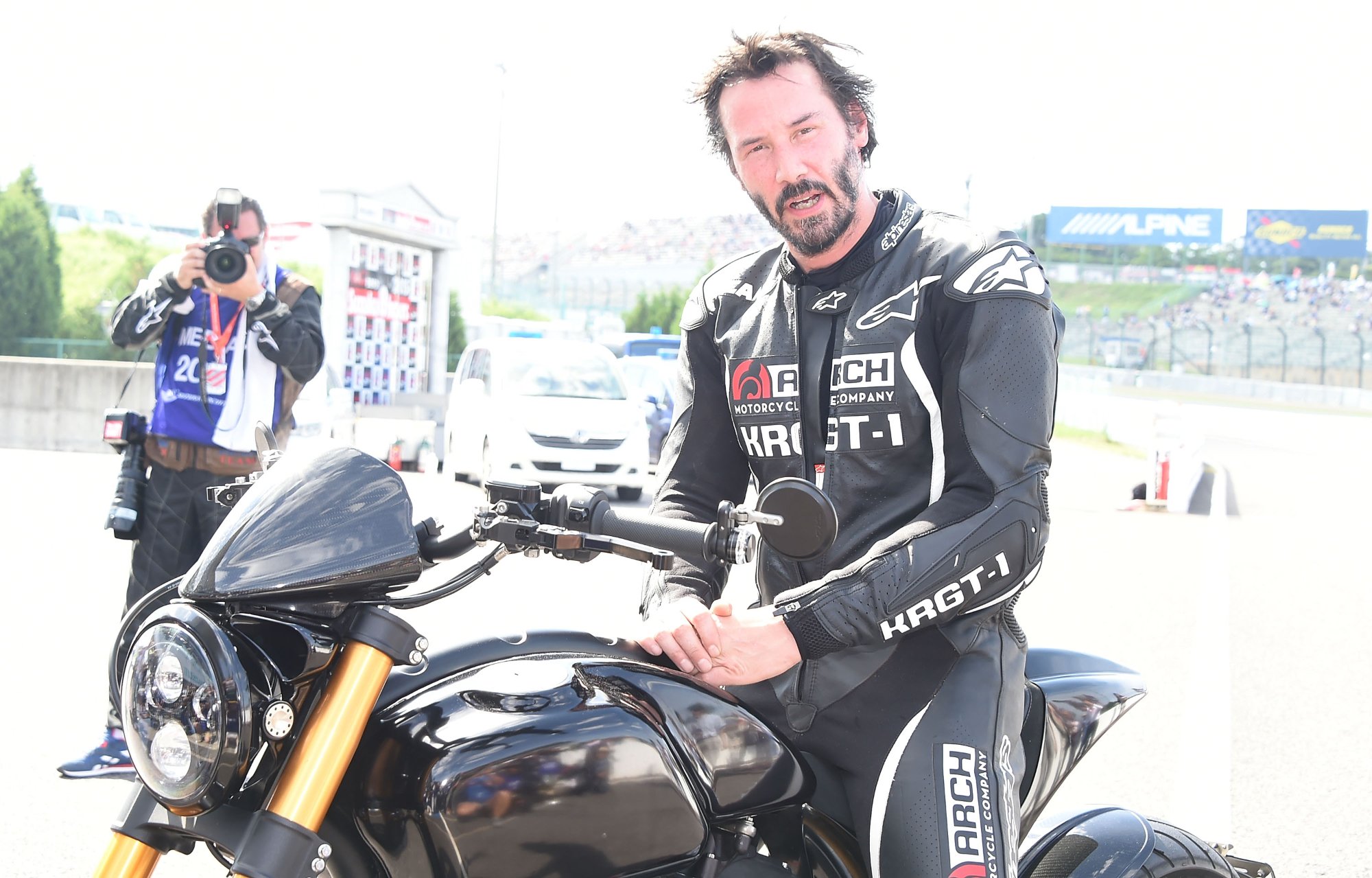 Keanu Reeves Was ‘Totally Laughing’ After a Gnarly Motorcycle Accident ...