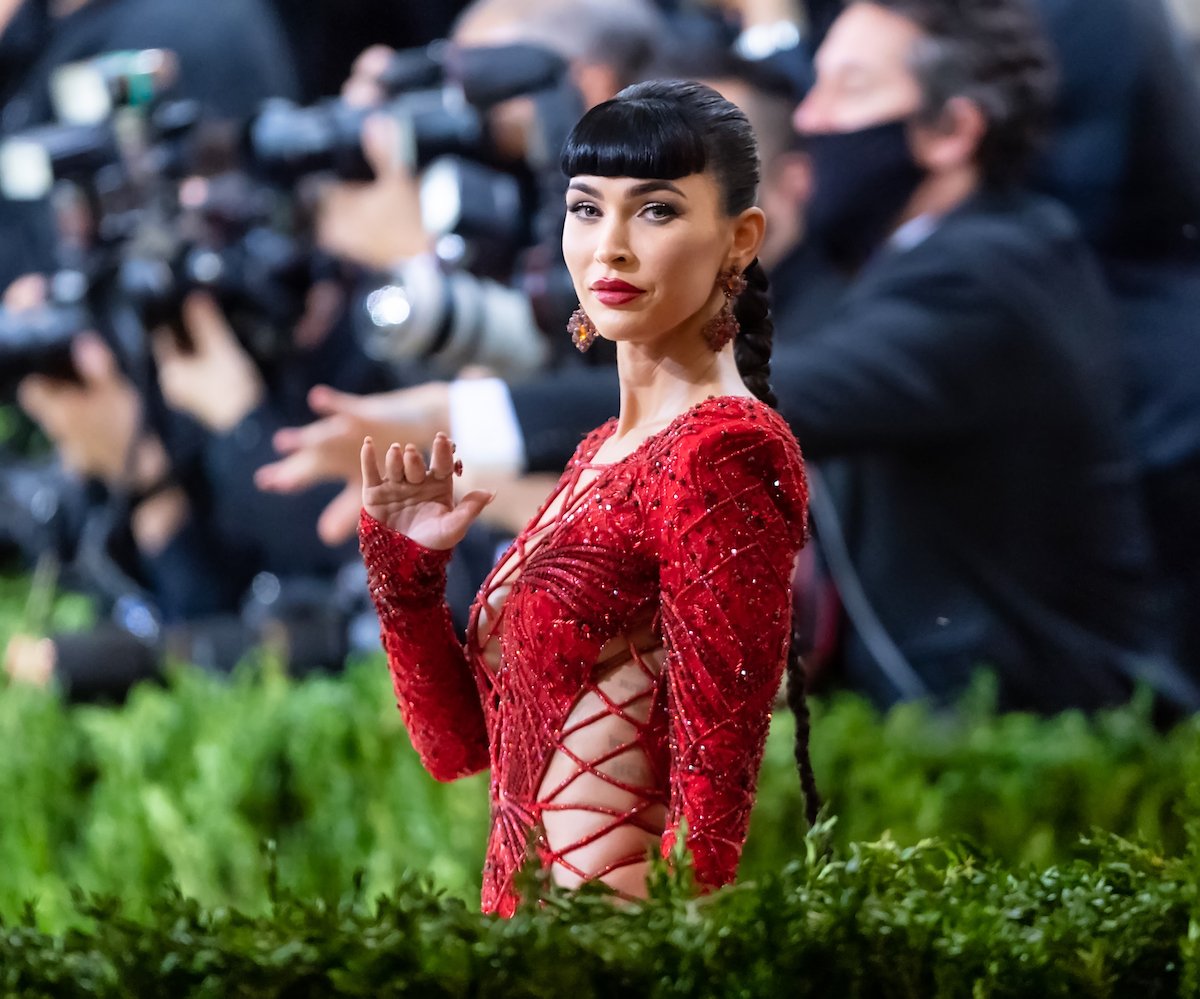 Actor Megan Fox waves to fans at the 2021 Met Gala