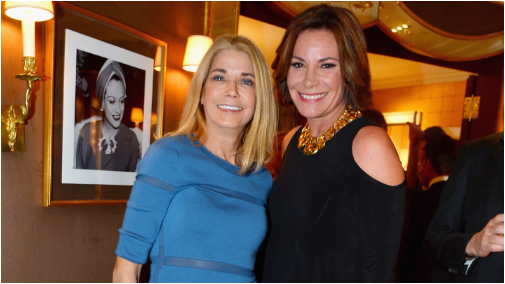 Candace Bushnell and Luann de Lesseps attended Verdura Celebrates the Hearst Castle Preservation Foundation in 2017 and posed for a photo