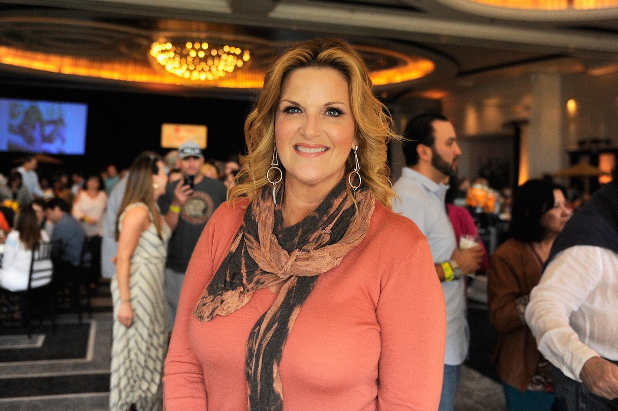 Trisha Yearwood S Super Easy Fill Your Own Doughnut Holes Shortcut   Trisha Yearwood At The 2016 Food Network And Cooking Channel South Beach Wine And Food Festival 